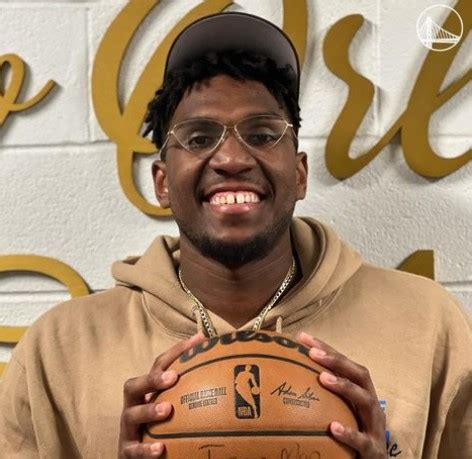 does kevon looney have a brother.